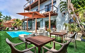 The One 8 Hotel In Green Point - Solar Power